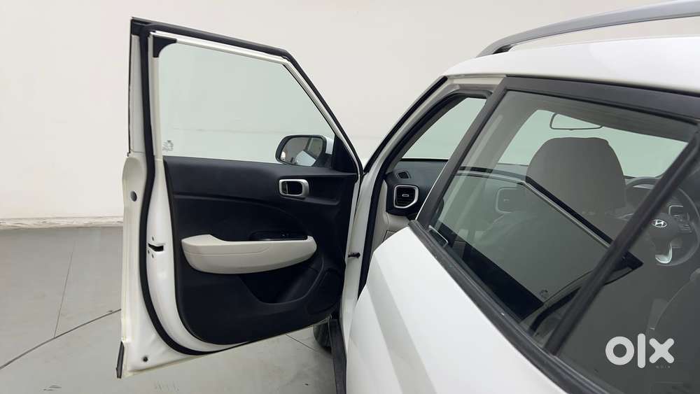 Hyundai Venue 1.2 S (o), 2022, Cng & Hybrids