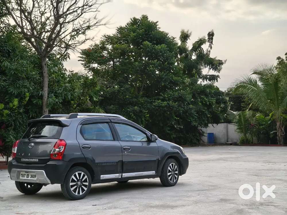Toyota Etios Cross 2015 Petrol
