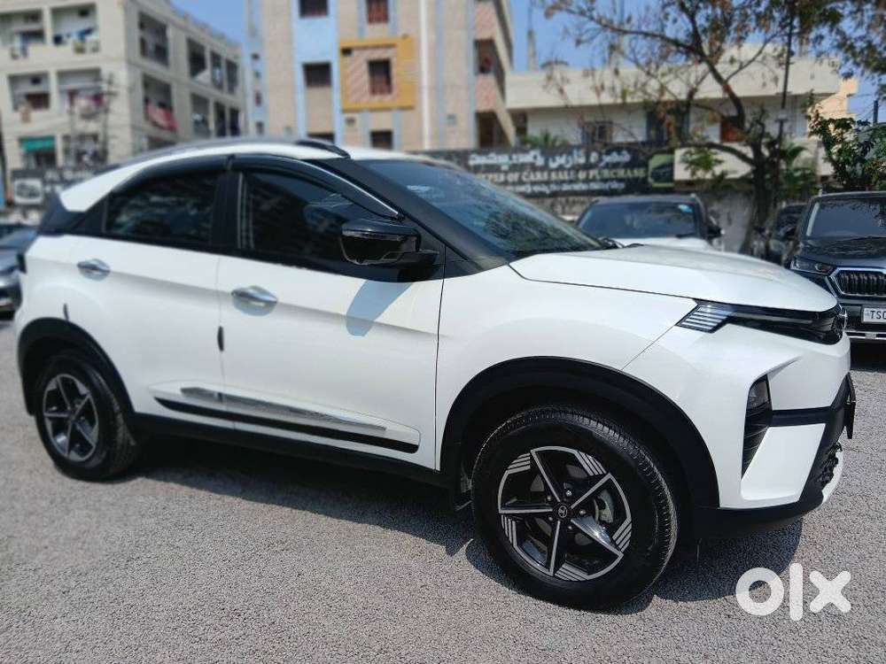 Tata Nexon Creative Plus 1.2 Revotron Petrol 6 Mt Dt, 2025, Cng & Hy..