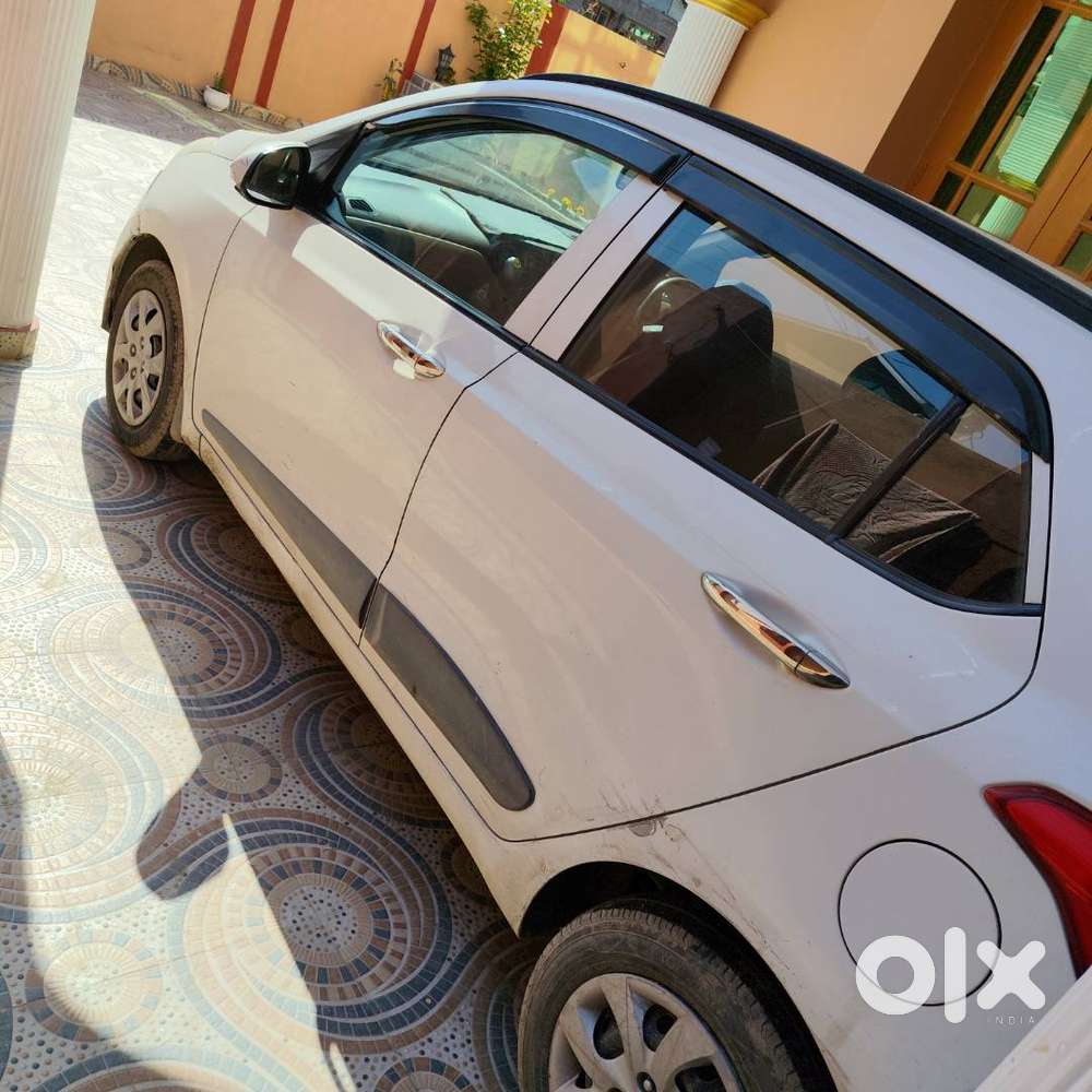 Grand I10 1.1 Sportz Diesel Varient Sep.2014 Model Having Dl No.