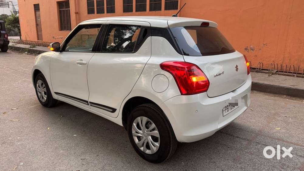Maruti Suzuki Swift 1.2 Vxi (o), 2023, Petrol