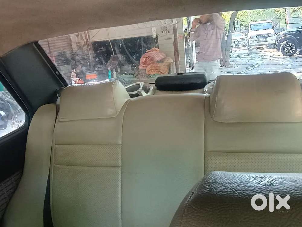 Maruti Suzuki Esteem Lxi 2005