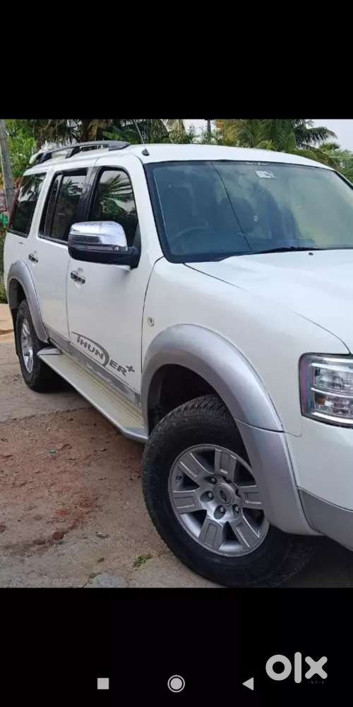 Ford Endeavour Showroom Mainted Vehicle Good Condition Very Less Drive
