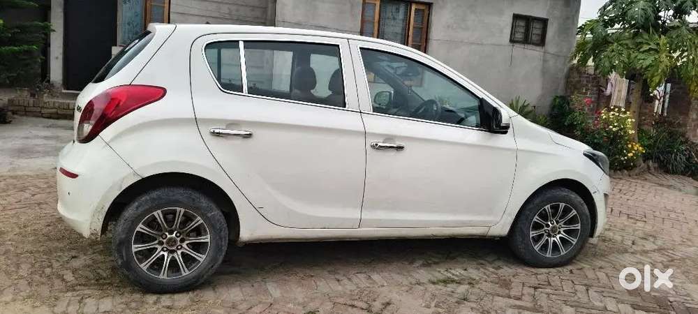 Hyundai I20 2012 Diesel 120000 Km Driven