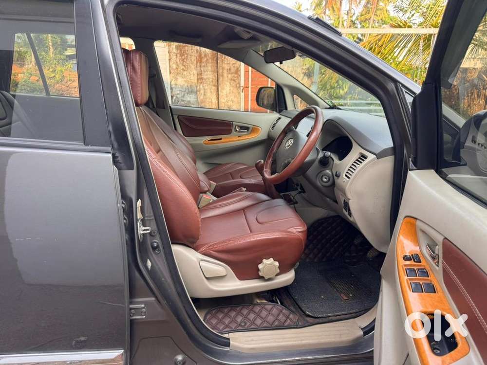 Toyota Innova 2010 Diesel Well Maintained