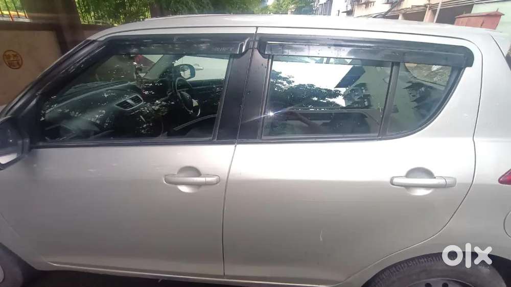 Swift Maruti 2017 Petrol Manual Second Owner