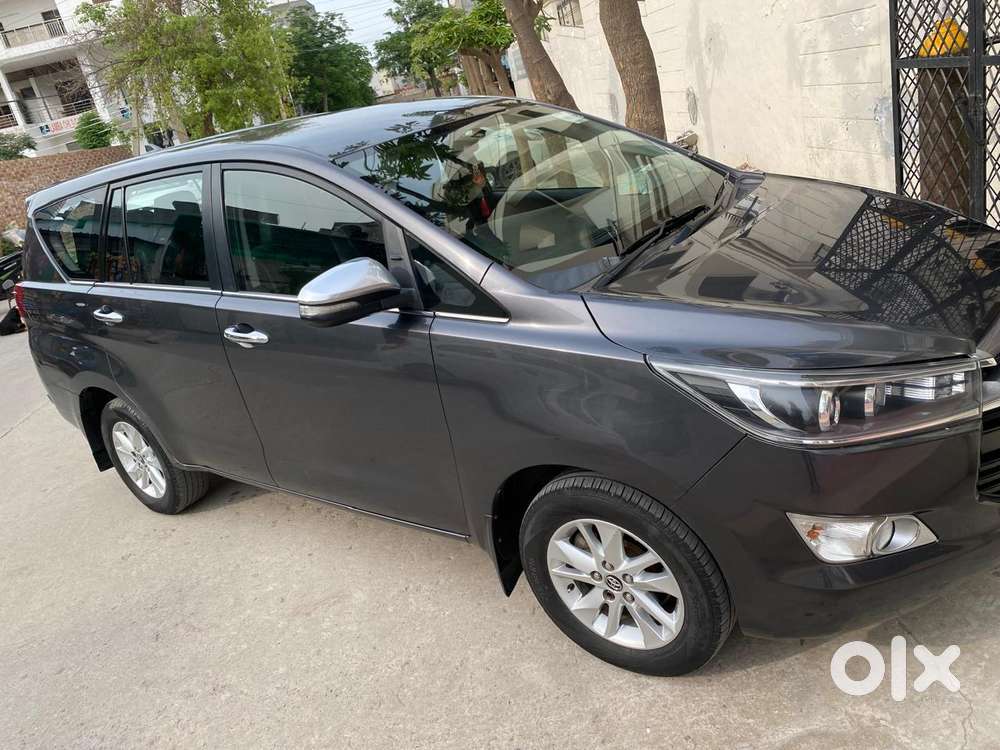 Toyota Innova Crysta Zx 2.4 Diesel 7 Seater, 2017
