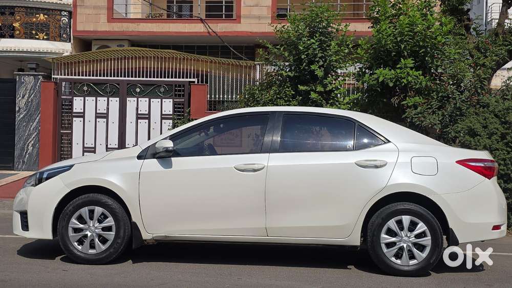Toyota Corolla Altis J S, 2016, Cng & Hybrids