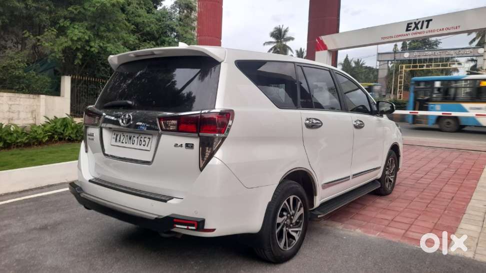 Toyota Innova Crysta 2.4 G Mt 7 Str, 2025, Diesel
