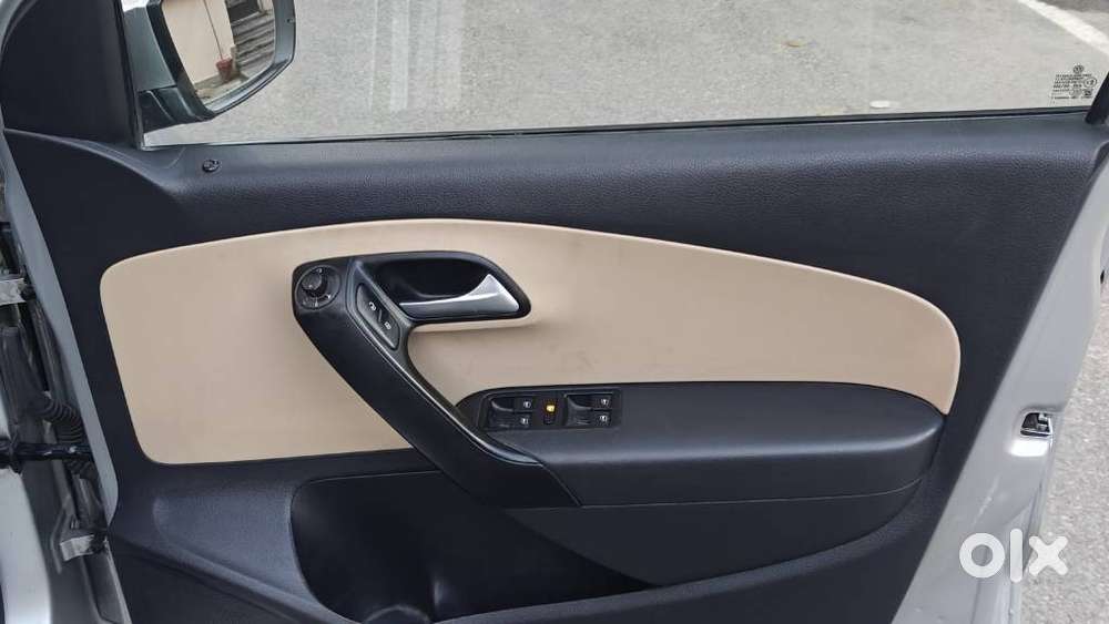 Volkswagen Ameo 1.5 Tdi Highline At 16 Alloy, 2018, Diesel