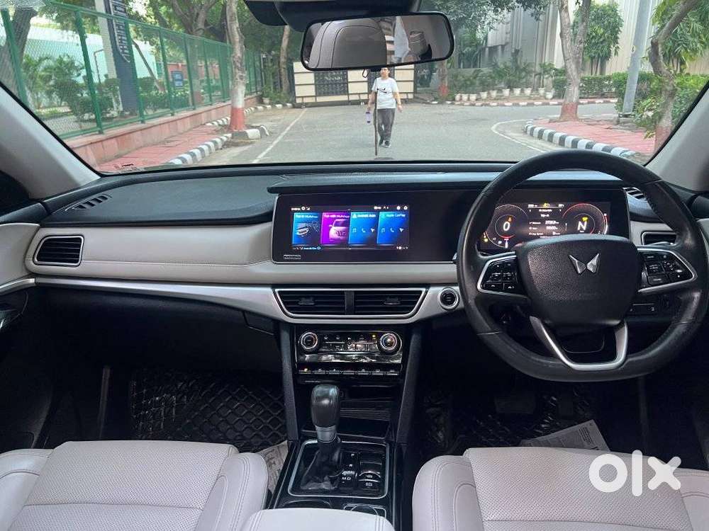 Mahindra Xuv700 2.2 Ax 7 Diesel At Str Awd, 2023, Diesel