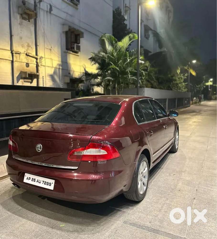 Skoda Superb 2014 Diesel 82300 Km Driven