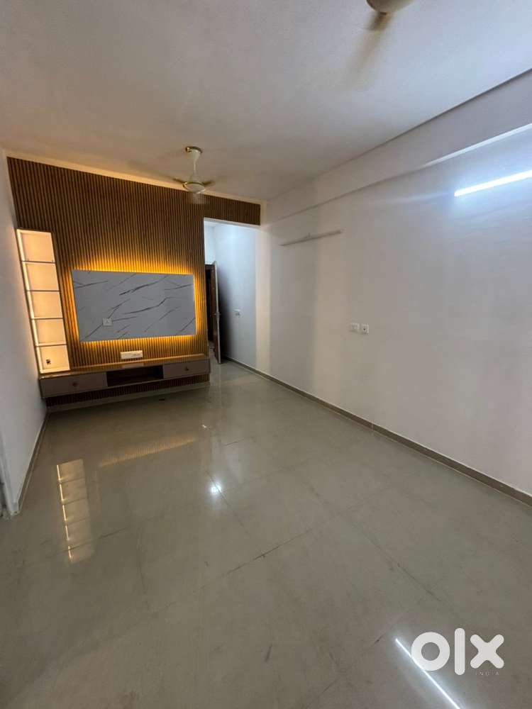 Sec - 102 Main dwarka expressway near by airport and