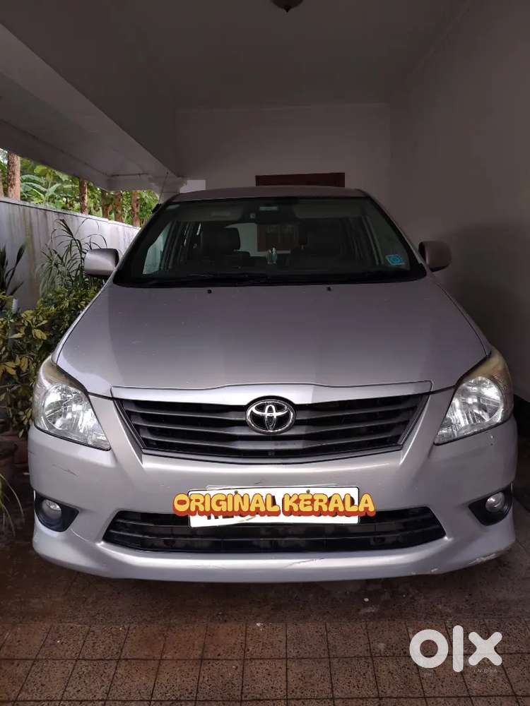 Toyota Innova 2012 Diesel Good ( Rate Is Negotiable)