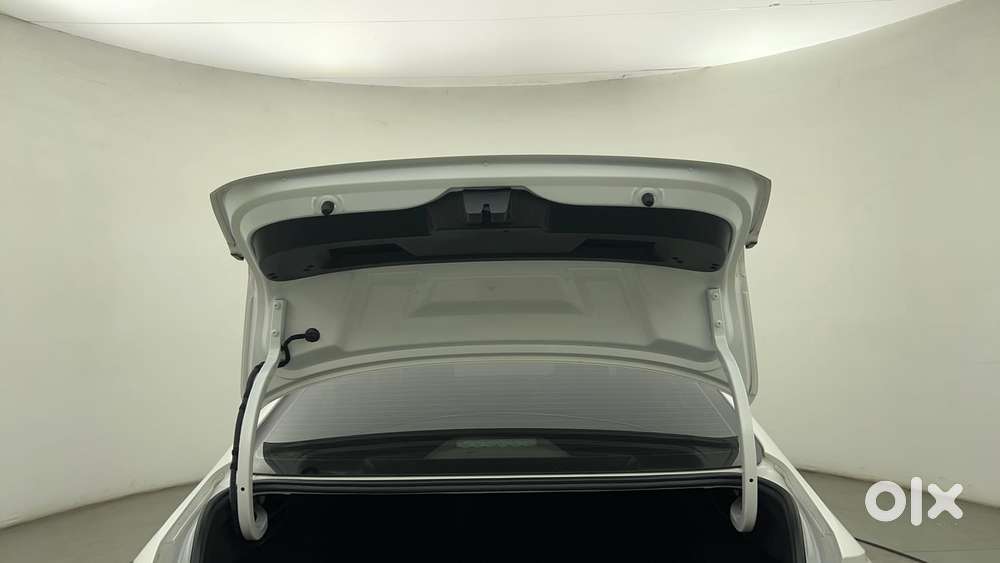 Skoda Slavia Style 1.0l Tsi Mt, 2022, Petrol