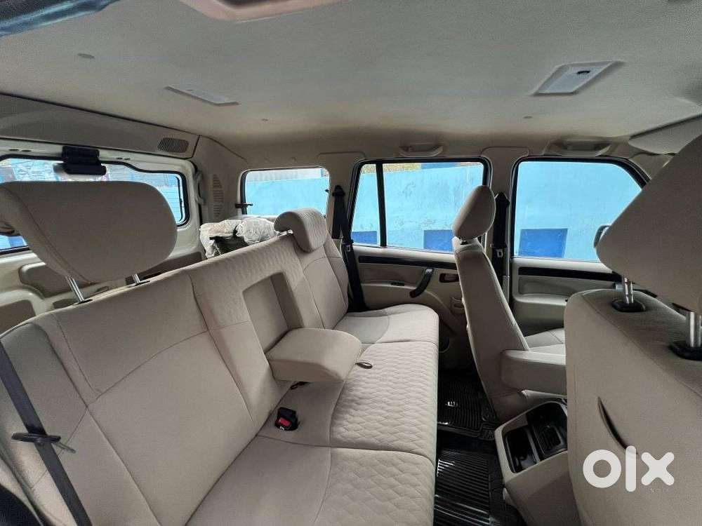 Mahindra Scorpio S11 Mt 7s, 2023, Petrol