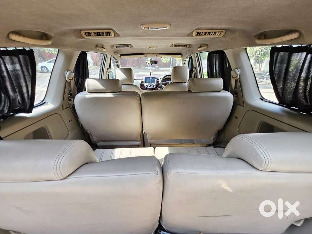 Toyota Innova 2.5 V Diesel 7-seater, 2006, Diesel