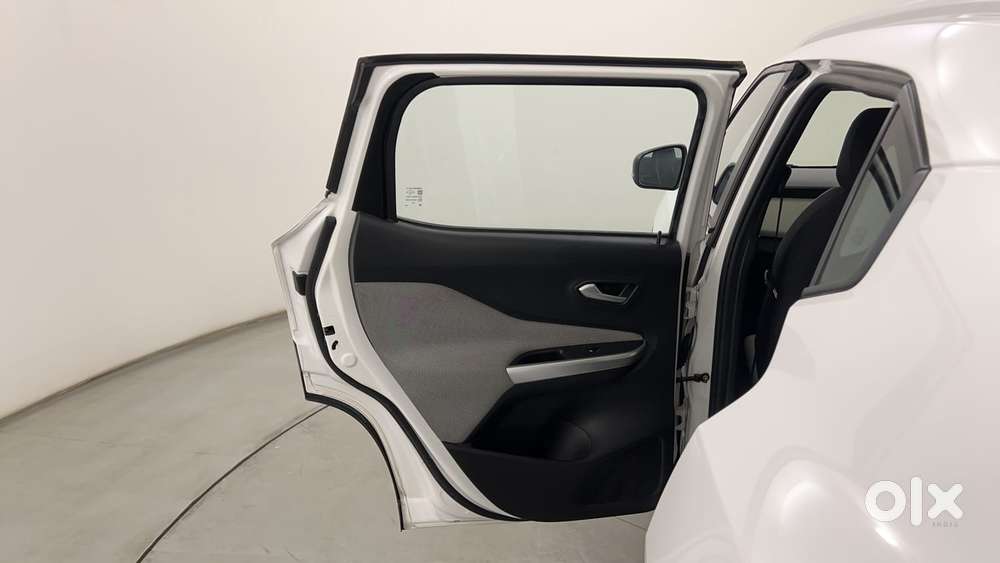 Nissan Magnite 1.0 Xv, 2021, Petrol