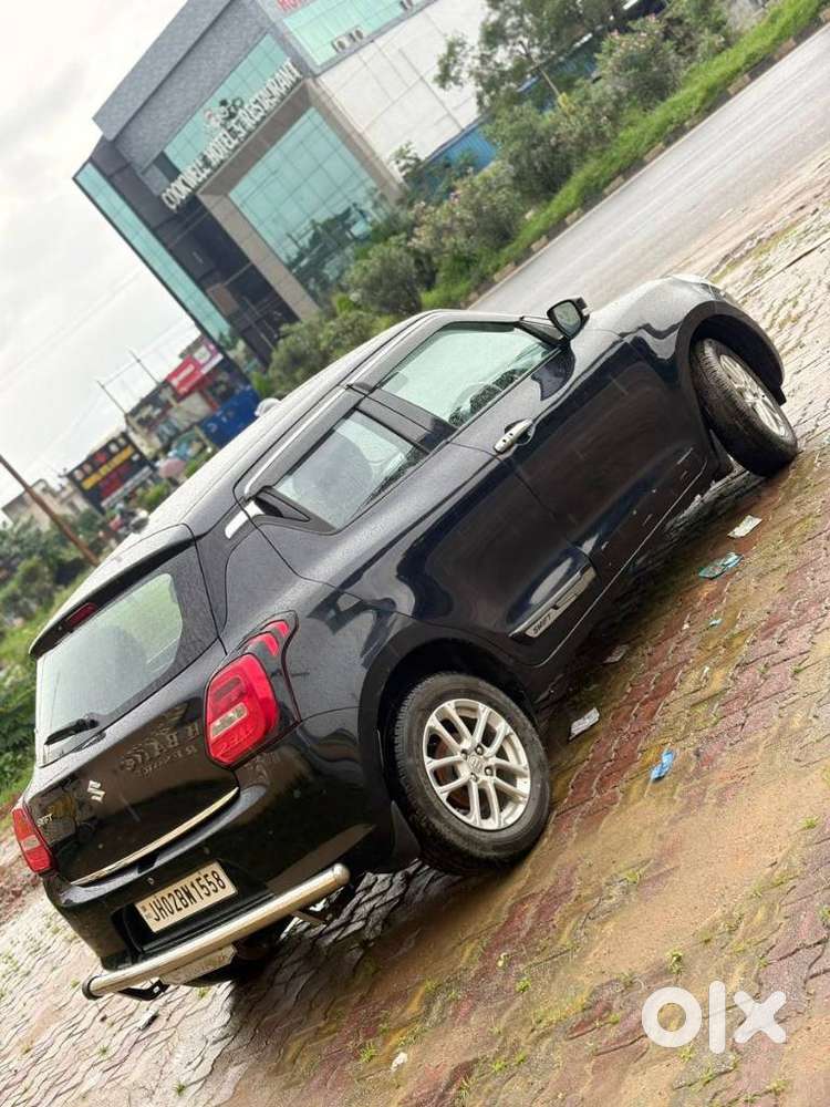 Maruti Suzuki Swift 1.3 Zxi, 2023, Petrol