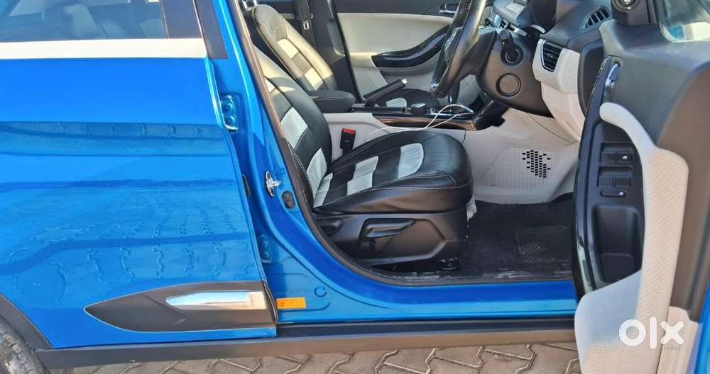 Tata Nexon 1.2 Revotron Xza Plus Dualtone, 2020, Petrol
