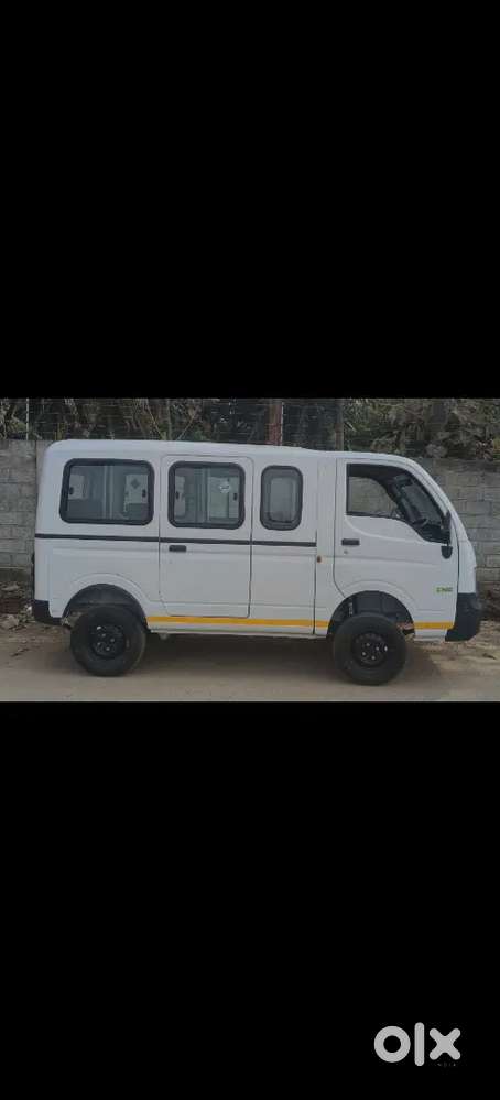 Tata Magic Express