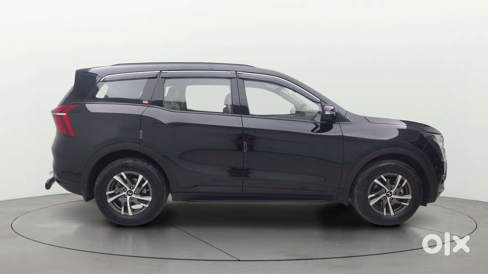 Mahindra Xuv700 2.0 Ax 5 Petrol At Str, 2024, Petrol
