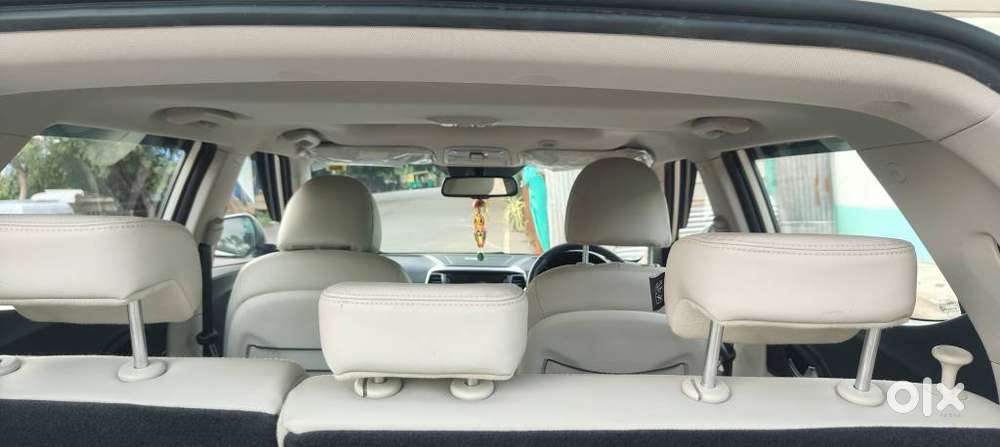 Mahindra Xuv300 W8 (o) 1.5 Diesel Amt, 2023, Diesel