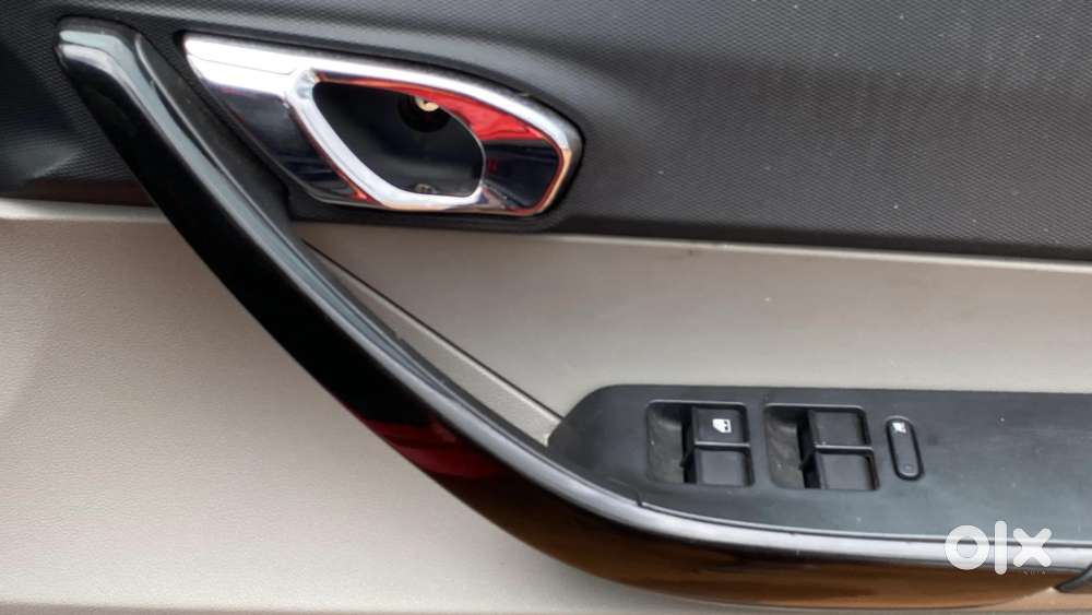 Tata Tiago 1.2 Revotron Xza, 2017, Petrol