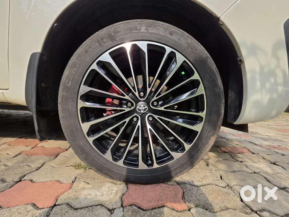 Toyota Innova Crysta 2017 Diesel 72854 Km Driven