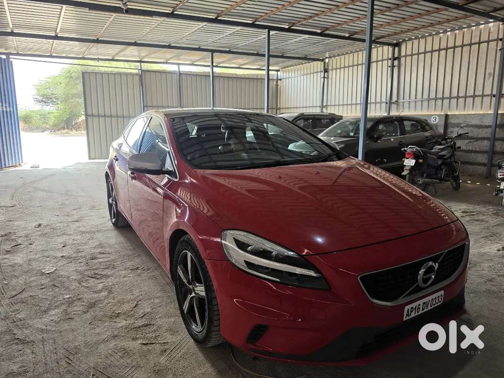 Volvo V40 2017 Diesel 97000 Km Driven. Neatly Maintained