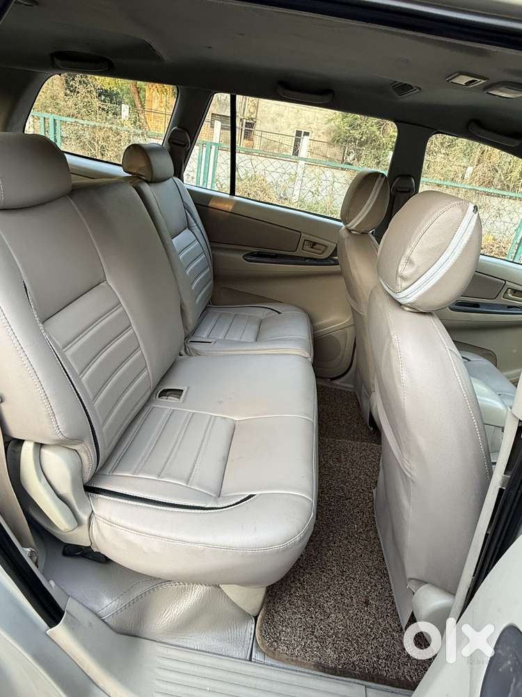 Toyota Innova 2.5 G (diesel) 8 Seater, 2013, Diesel