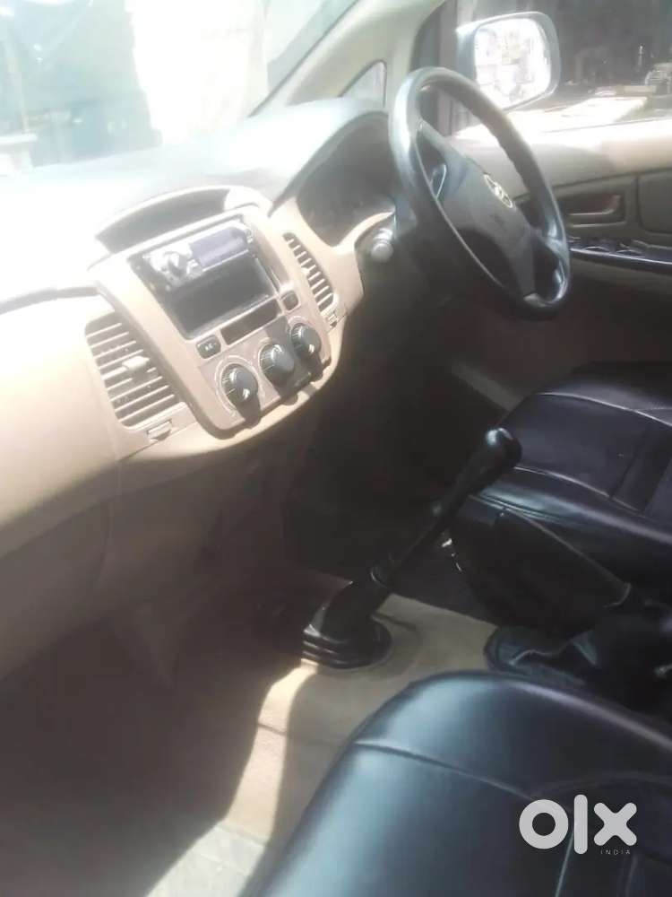 Toyota Innova 2015