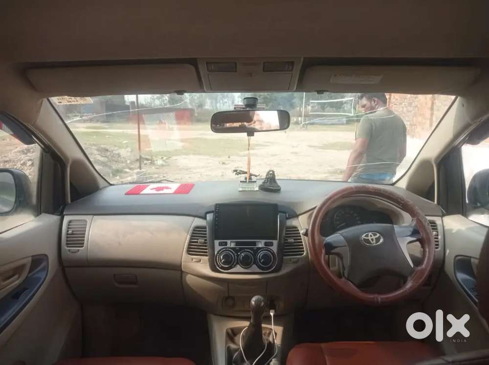 Toyota Innova 2012 Diesel 220000 Km Driven