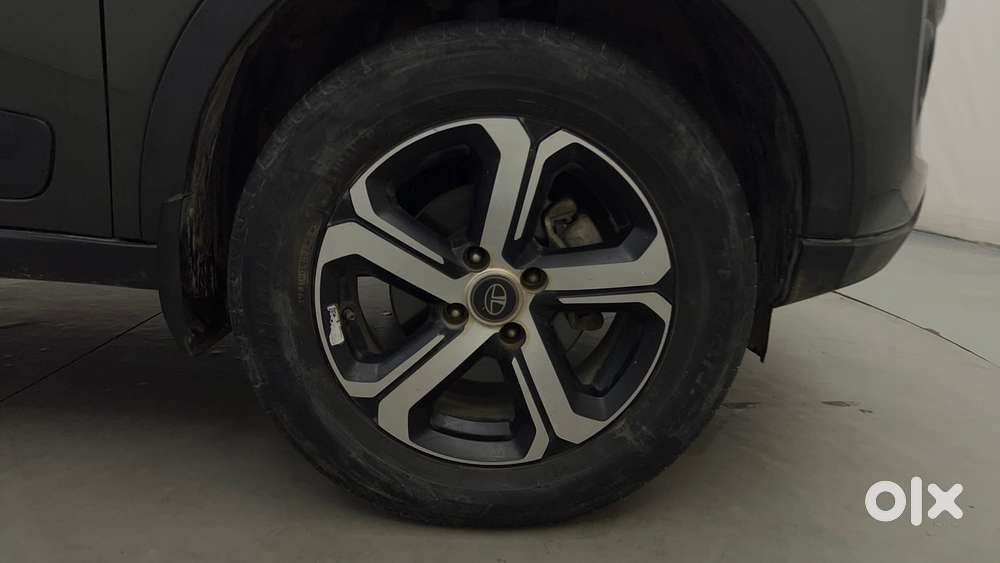 Tata Nexon 1.2 Revotron Xz Plus Premium, 2022, Petrol