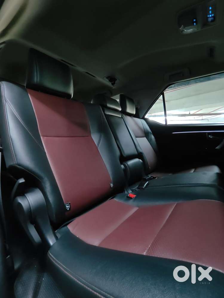 Toyota Fortuner Legender