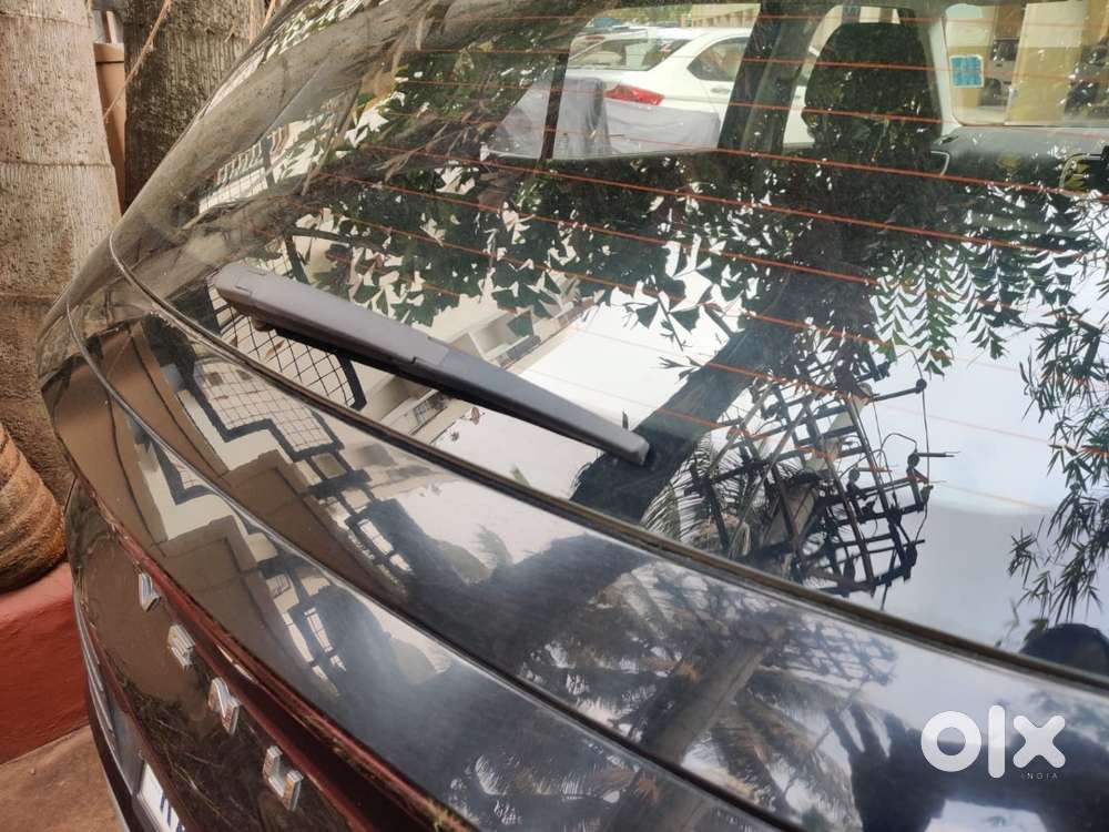 Hyundai Venue 2024 Petrol Well Maintained