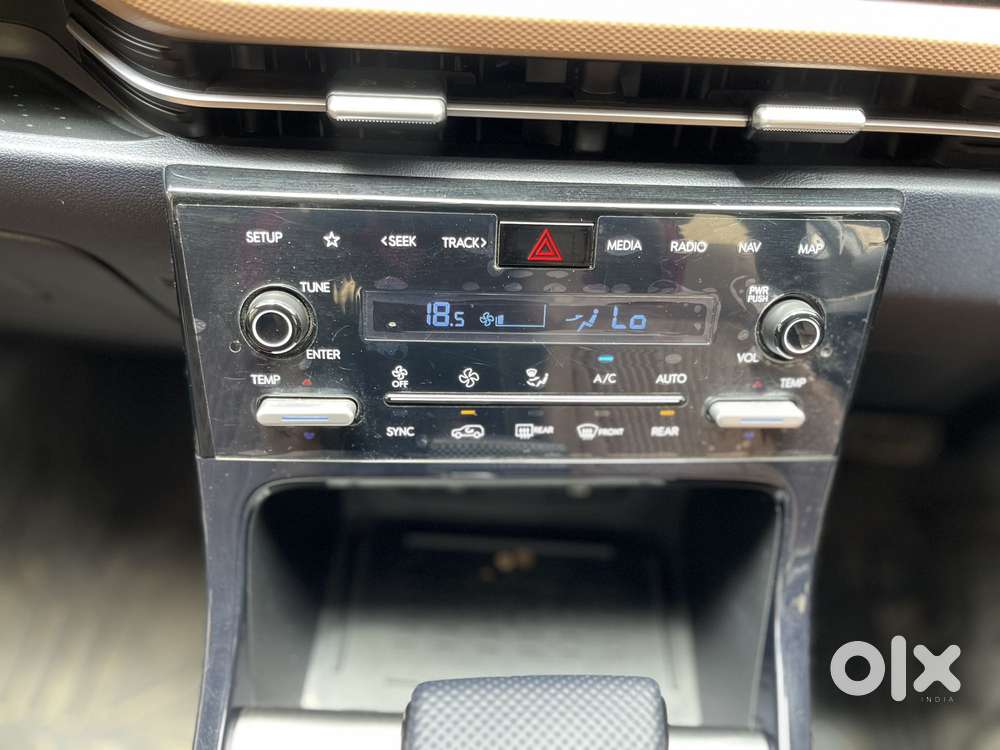 Hyundai Alcazar 2.0 Signature (o) Petrol At 7 Str, 2025, Petrol