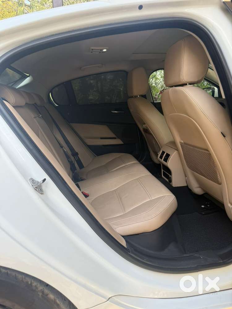 Jaguar Xe 2019
