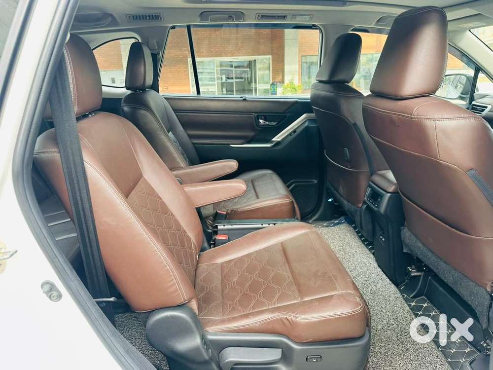 Toyota Innova Hycross 2.0 Zx (o) Hybrid 7 Str, 2023, Petrol