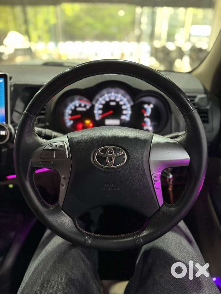 Toyota Fortuner 4x4 Manual Limited Edition, 2014, Diesel