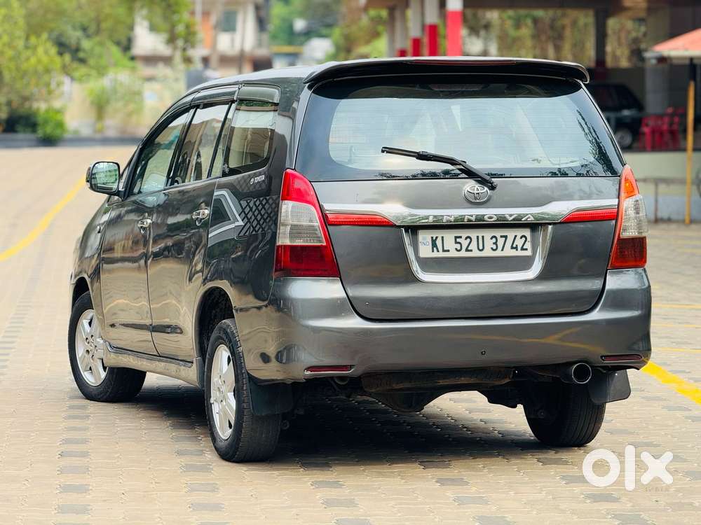 Toyota Innova 2.5 Vx 8 Str Bs-iii, 2008