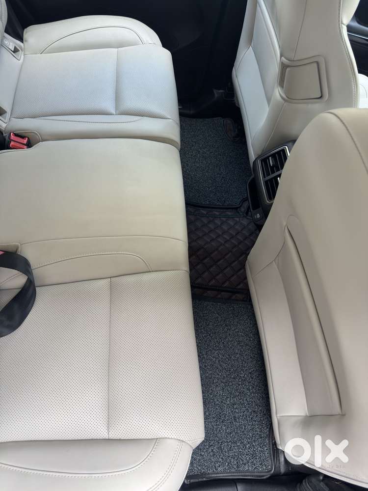 Mahindra Xuv700 2.0 Ax 7 Petrol At Str, 2024, Petrol