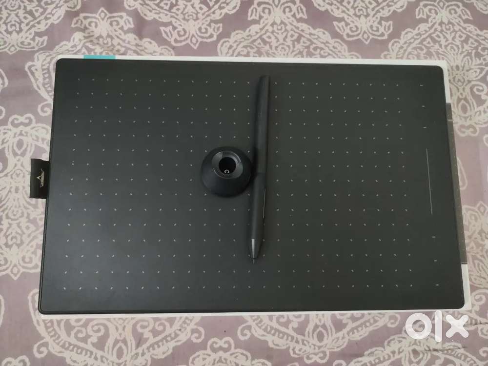 Brand New HUION RTP-700 Graphics Drawing Tablet with Battery-Free