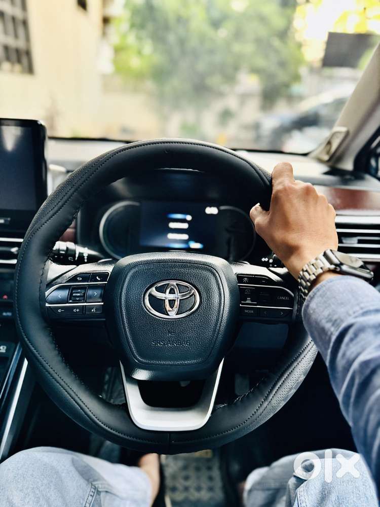 Toyota Innova Hycross 2.0 Zx Hybrid 7 Str, 2024, Petrol
