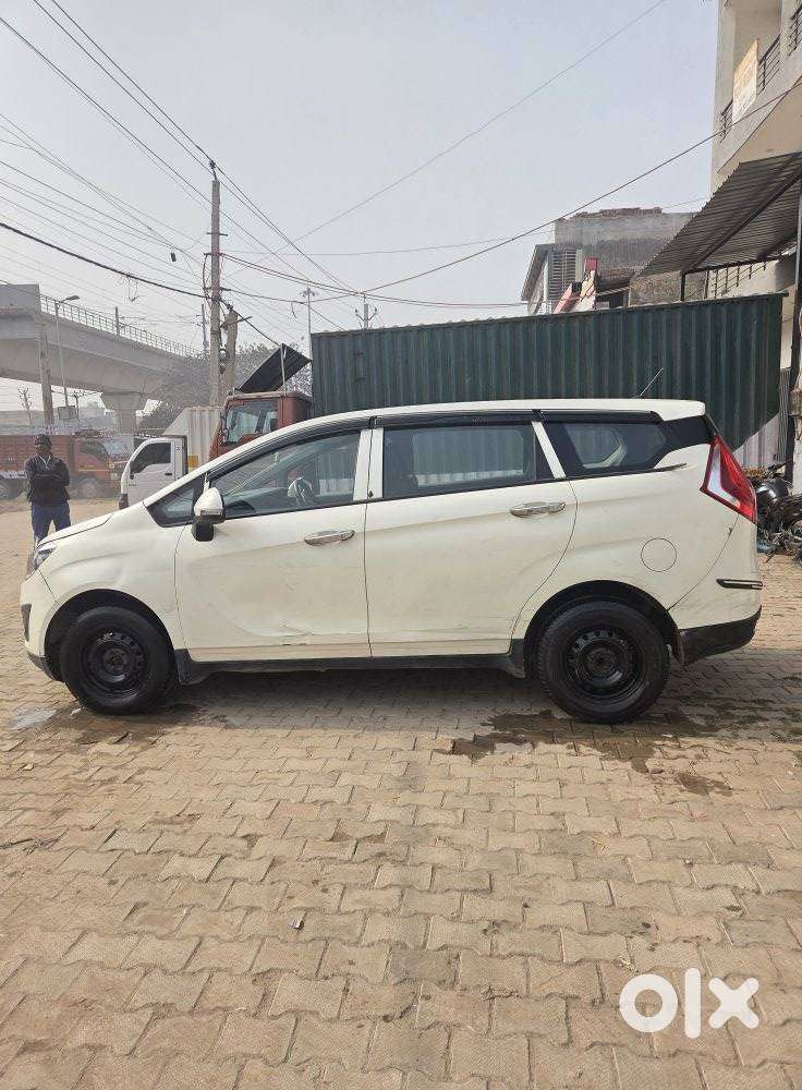 Mahindra Marazzo