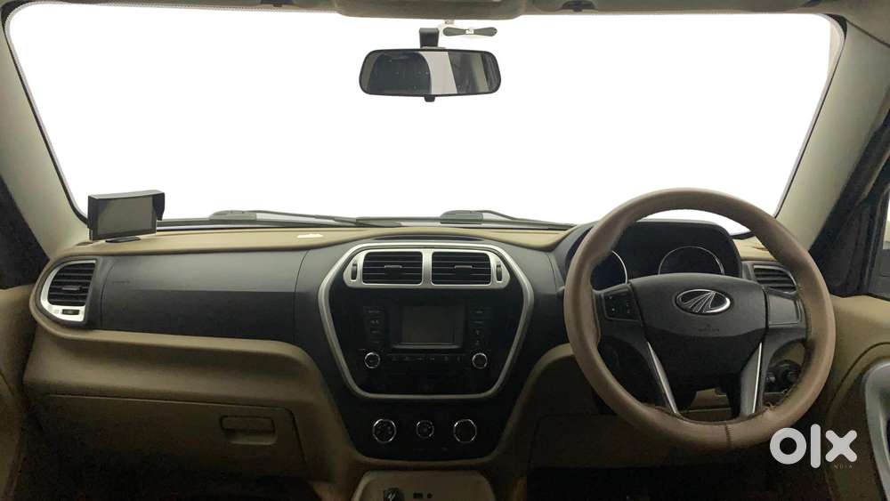Mahindra Tuv 300 T8 Amt, 2016, Diesel
