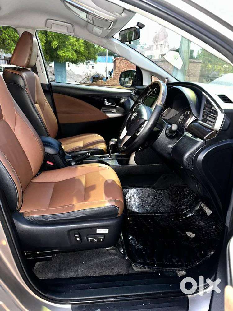 Toyota Innova Crysta 2.8z Automatic, 2016, Diesel