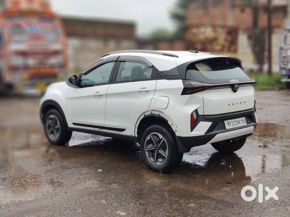 Tata Nexon Creative Plus 1.2 Revotron Petrol 6 Mt, 2023, Petrol