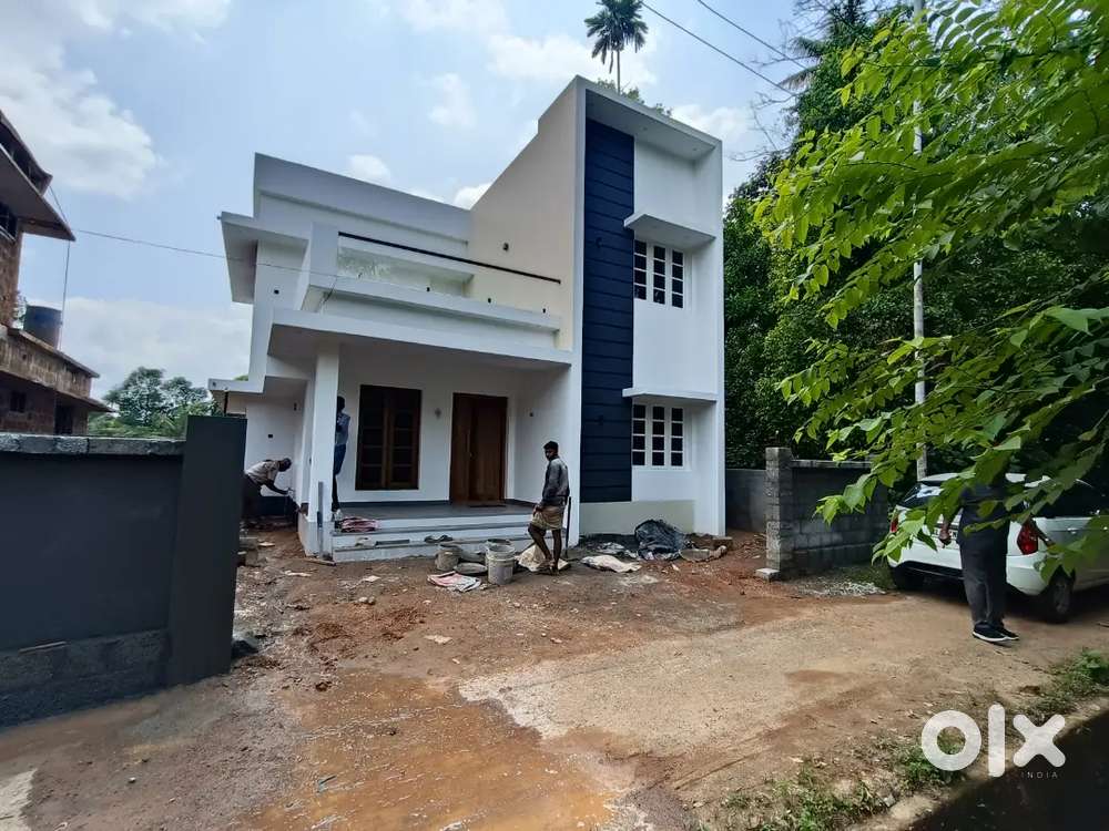 Kalady Puthiyedam 5 Cent 3 Bhk Attached 1450 Sqf. New house