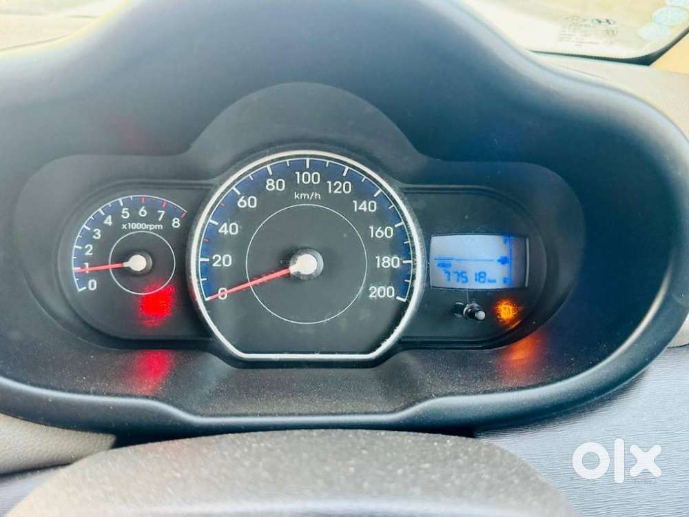 Hyundai I10 Sportz, 2015, Petrol